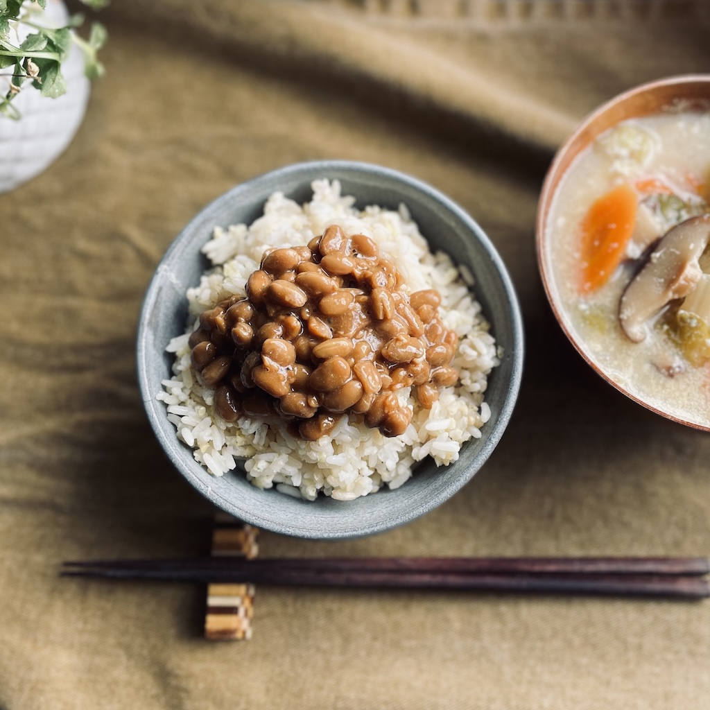 kamado Natto mit Reis